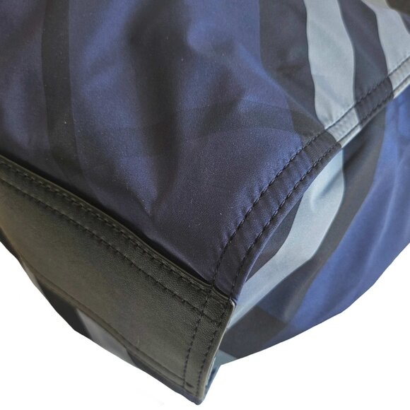 BURBERRY BLUE BUCKLEIGH NYLON TOTE BAG - Picture 10 of 16